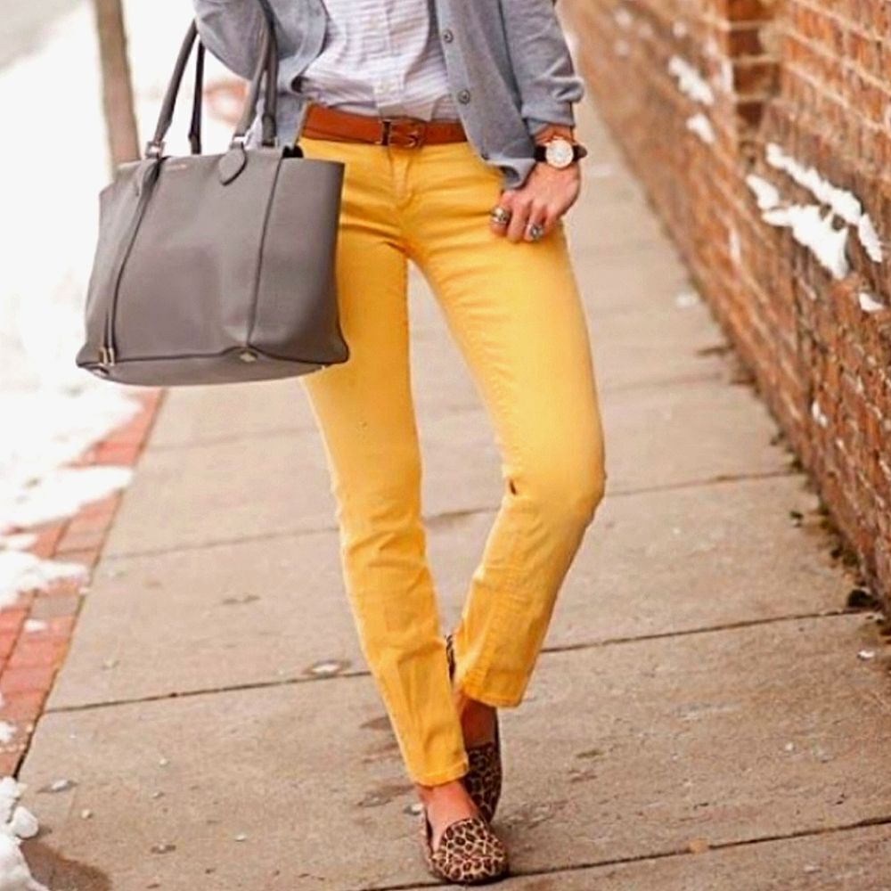 GAP Gold Plate Girlfriend Chino Pants - Picture 2 of 16